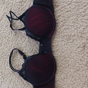 Jennifer Lopez bra